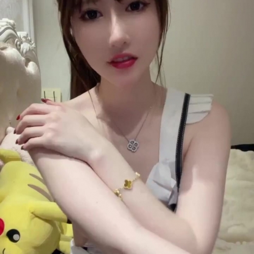 抖音模特美桃酱万元1V1及自慰福利3V/210M