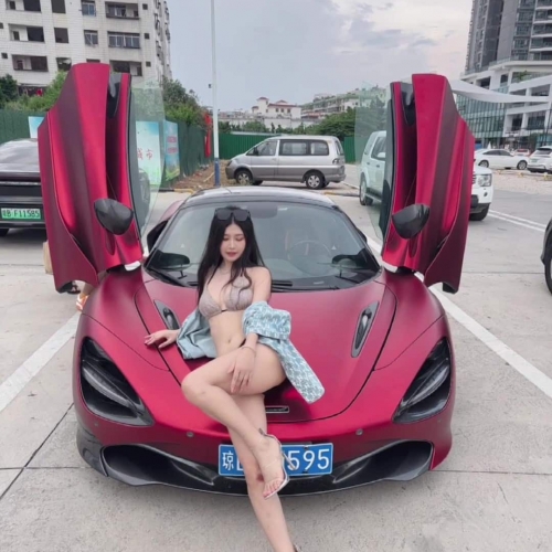 秀人网阿姣 颜值美女 全裸开车 双人互吃漏奶头 白虎72P+7V【1.8G】