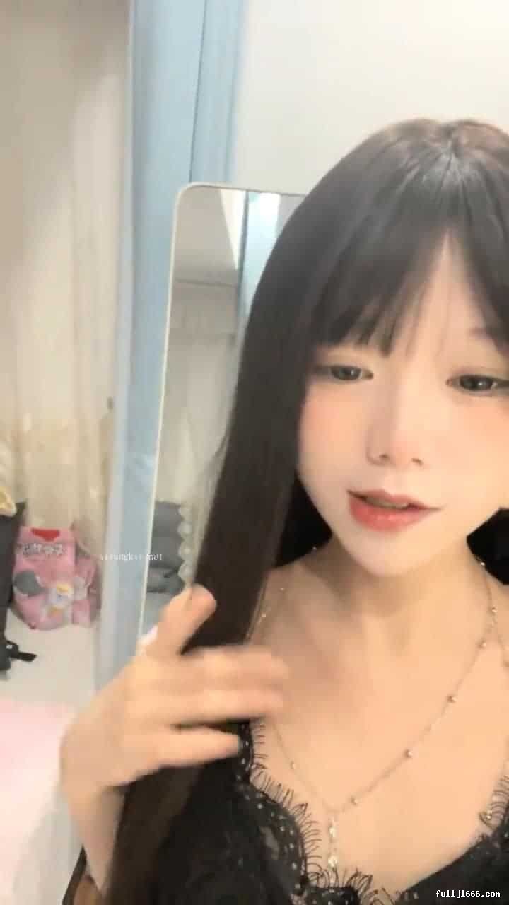 萝莉吃一口小布丁直播合集104G