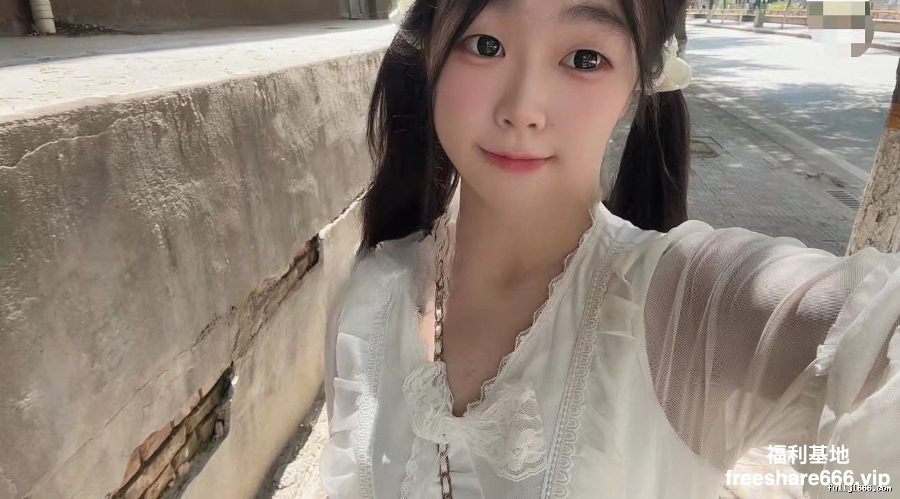 05大二反差女友小朵付费福利5.63G