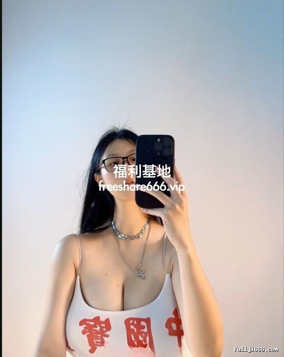 微博网红俏妞微信高价美鲍付费图极品一线天76P/1V/37.3M