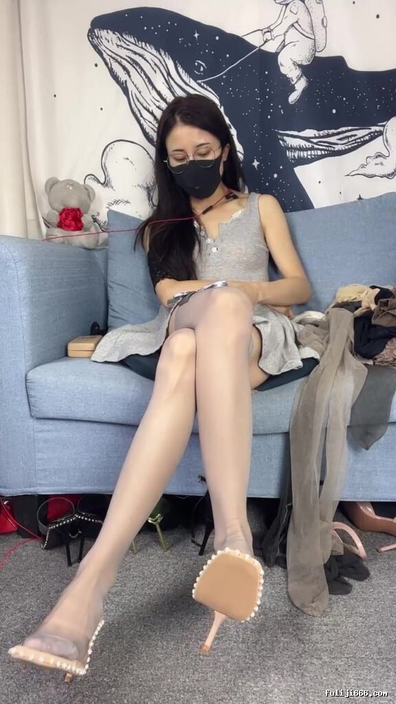 易直播潜水鲸鱼大尺度约炮足交被操34.4G