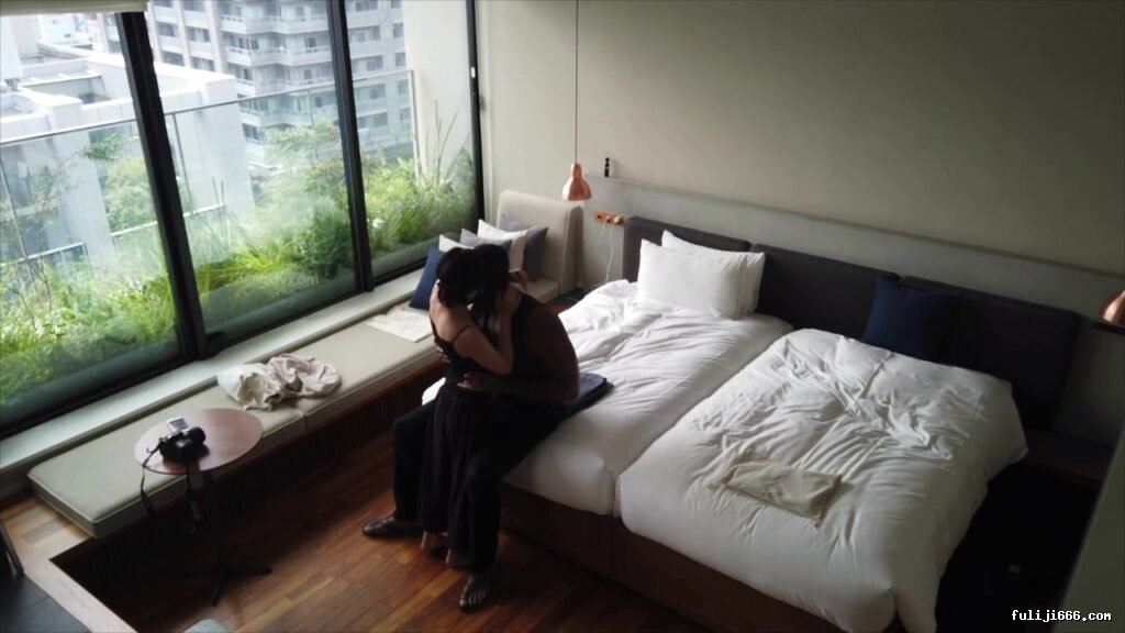绿帽男给娇小淫妻找巨型粗壮黑人强烈反差大JJ把老婆操到高潮不断2V/4.07G