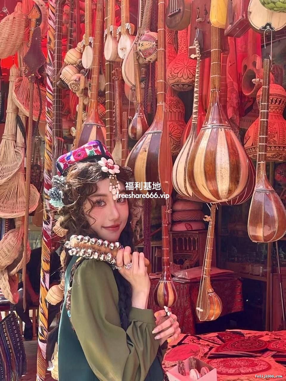 原档泄密：两位极品美女性爱泄密9P/22V/1.48G