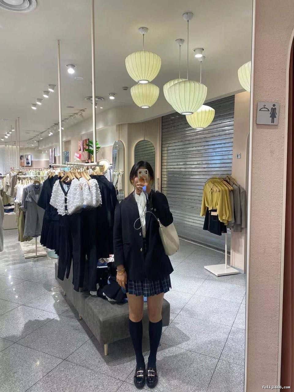 女友劈腿分手后报复流出学校几年私密记录18V/48P/637M